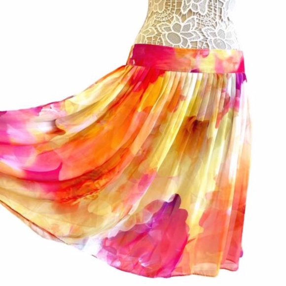 LIZ CLAIBORNE BEAUTIFUL flowy skirt - Picture 3 of 8